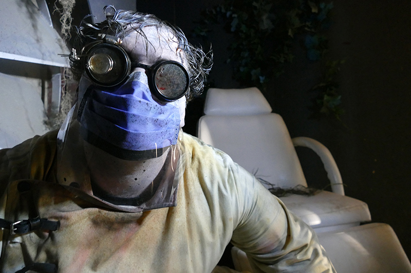 Haunt Manor scare actor from official gallery